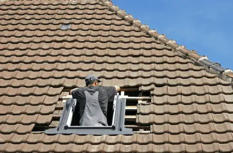 Pose de velux à la Limouzinière